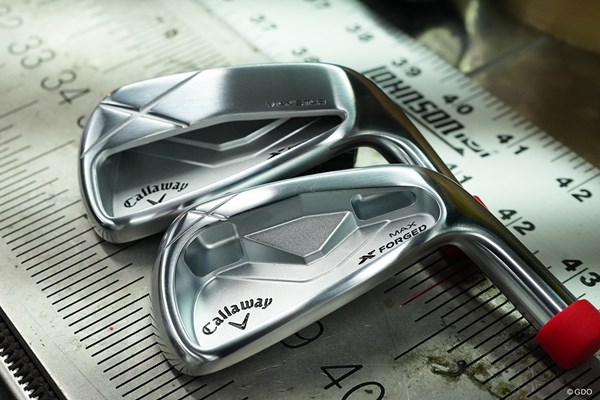 2025年 宮里藍 サントリーレディスオープンゴルフトーナメント 事前 X FORGE MAX X FORGED MAX STAR 「X FORGED MAX」（下）と「X FORGED MAX STAR」（上）。ともにバックフェースに穴が開く