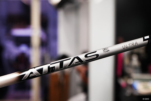 新シャフトをツアーバス内で発見