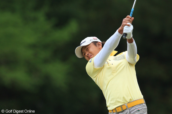 【2日目】岩田が首位浮上、池田が2差に迫る！ 遼は24位に後退
