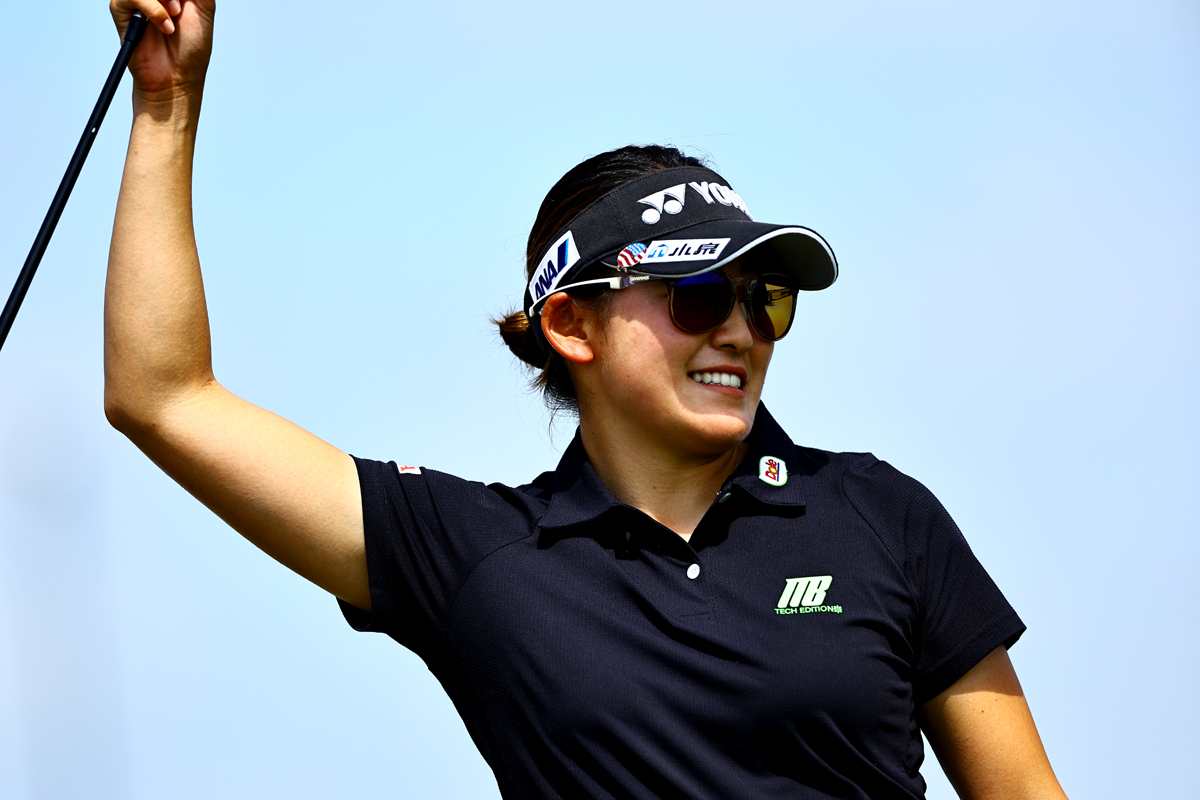 EPOCH2022 JLPGA 女子ゴルフ ホログラフィカ 42枚 岩井千怜 他 チップインイーグルに「直感」で会心2オンも 岩井千怜がメジャー