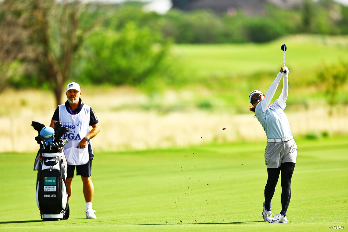 長いクラブのショットが切れている