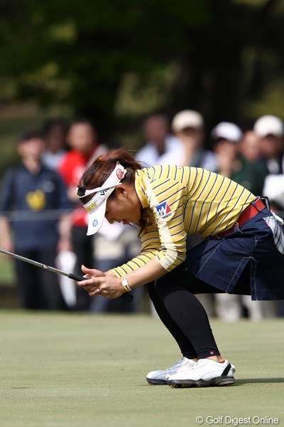 2011年 サイバーエージェントレディスゴルフトーナメント 2日目 有村智恵 パットが決まらず、20位タイです