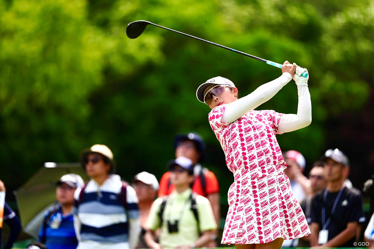 佐久間朱莉は1打差2位