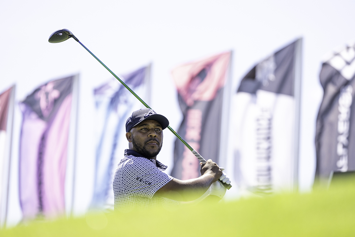 リードと並び首位に立ったハロルド・バーナーIII（提供LIVゴルフ）