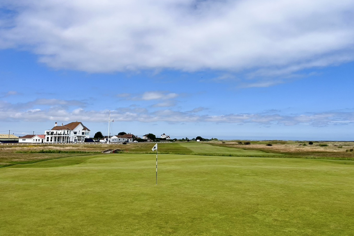 初めて来たロイヤルシンクポーツ。1909年と1920年に全英オープンの会場になりました
