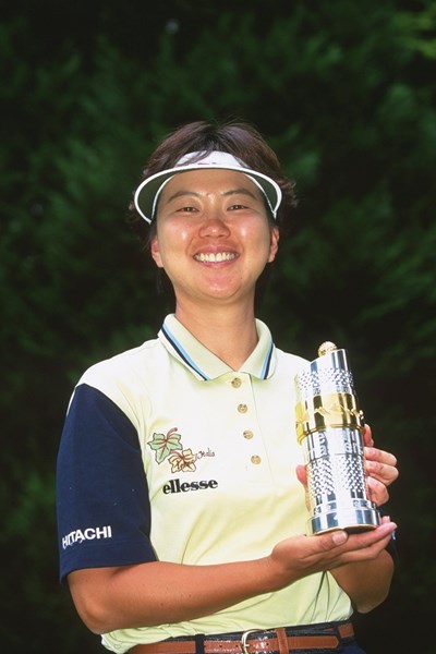 2025年 アムンディ エビアン選手権 事前 小林浩美 当時の優勝トロフィーはこんなに小さかった(Andrew Redington Allsport/Getty Images)