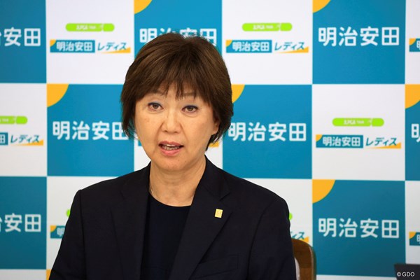 2025年 明治安田レディスゴルフトーナメント 初日 小林浩美 無観客開催での実施について思いを述べた小林浩美JLPGA会長