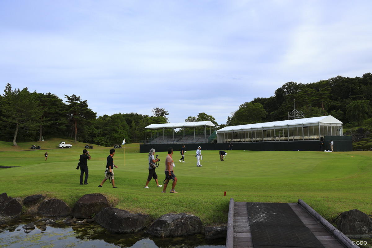 約5時間待機のち、みんなで撮影！