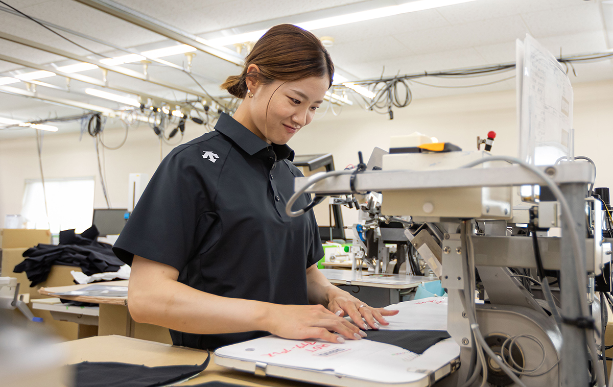 2025年 デサント特集 ロゴのプリントにも挑戦しました