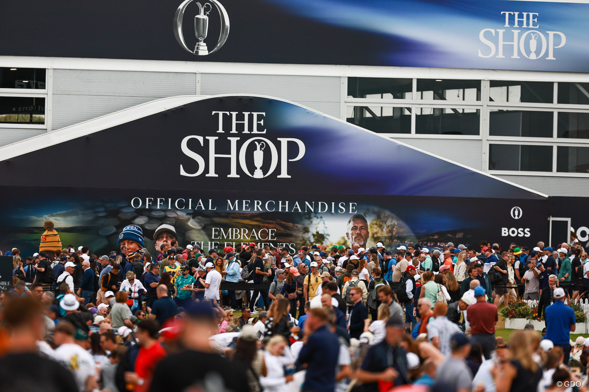 SHOPは大盛況