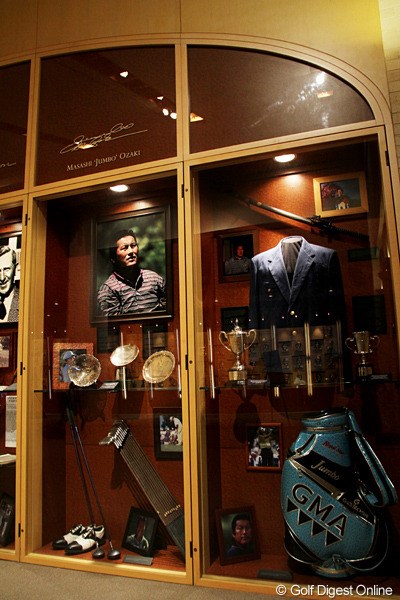 2011年 ゴルフ世界殿堂入り式典 尾崎将司 フロリダ州セントオーガスティンにあるゴルフ殿堂には、尾崎将司にまつわる品々が展示されている