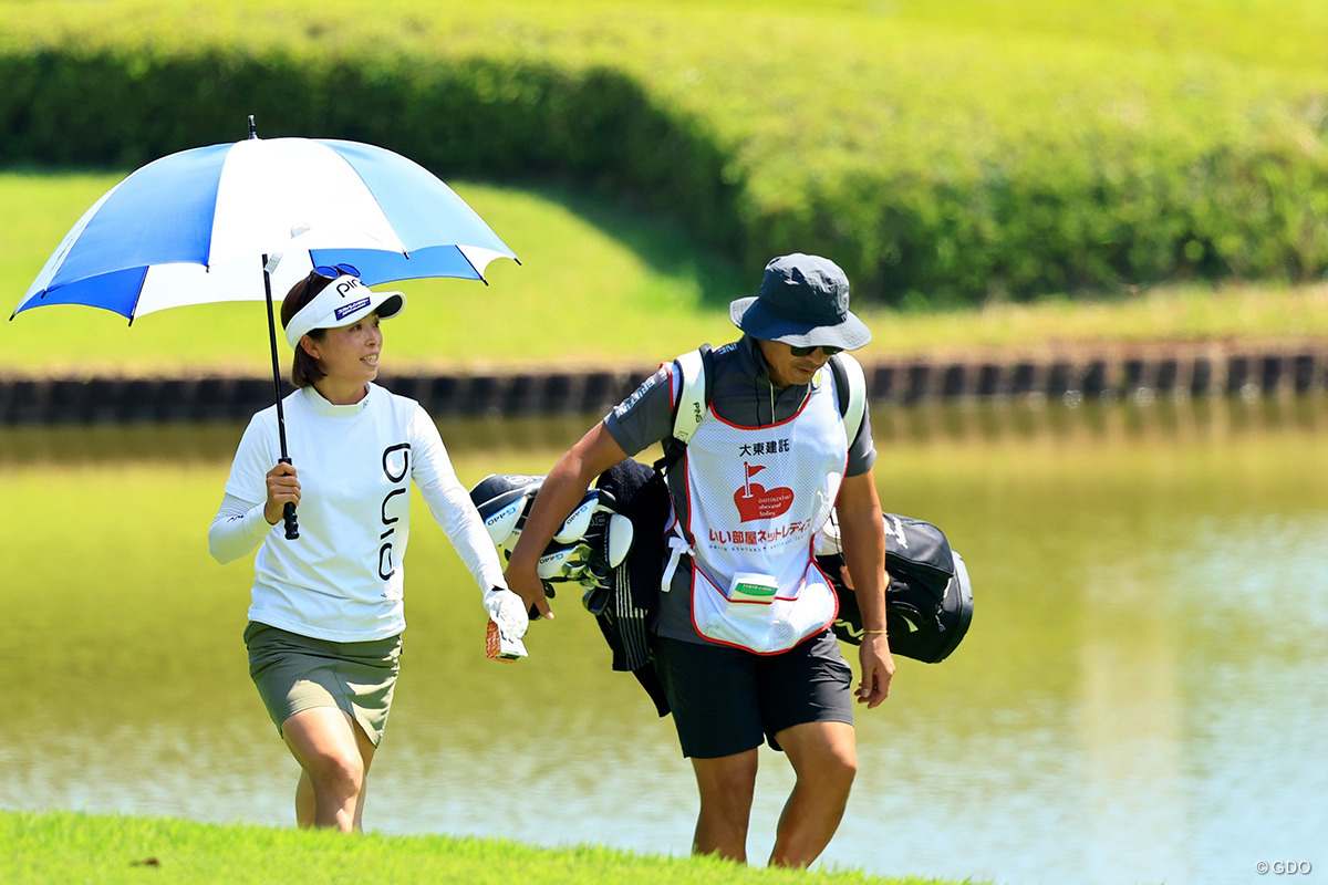 開幕前日にフィールドに滑り込んだ一ノ瀬優希。夫の谷口拓也にキャディを任せた