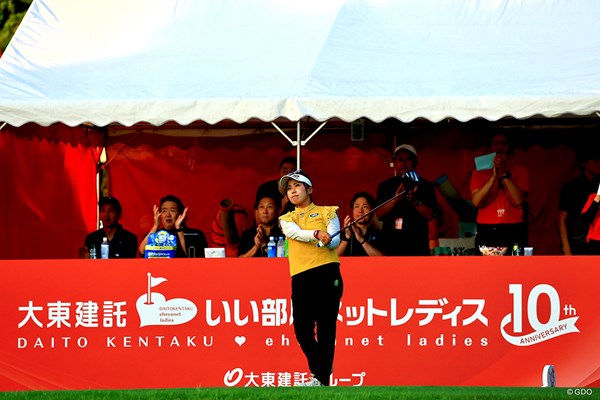 2025年 大東建託・いい部屋ネットレディス 初日 青木瀬令奈 青木瀬令奈は午前6時にティオフした