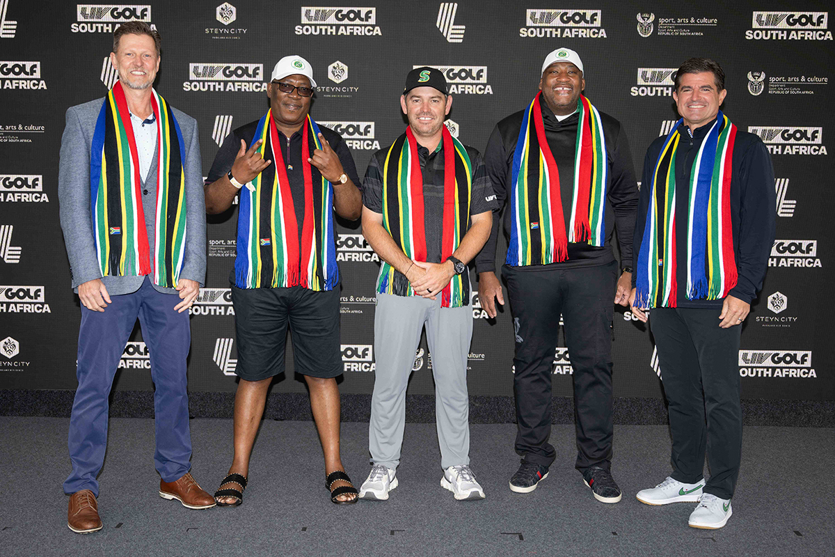 創設時からのメンバーでもあるルイ・ウーストハイゼン（中央）も地元開催を歓迎（提供：LIVゴルフ）