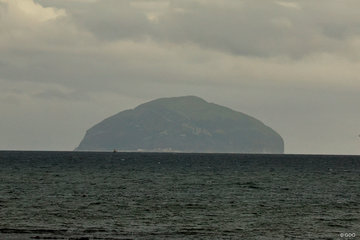 カーリングストーンが採れる島