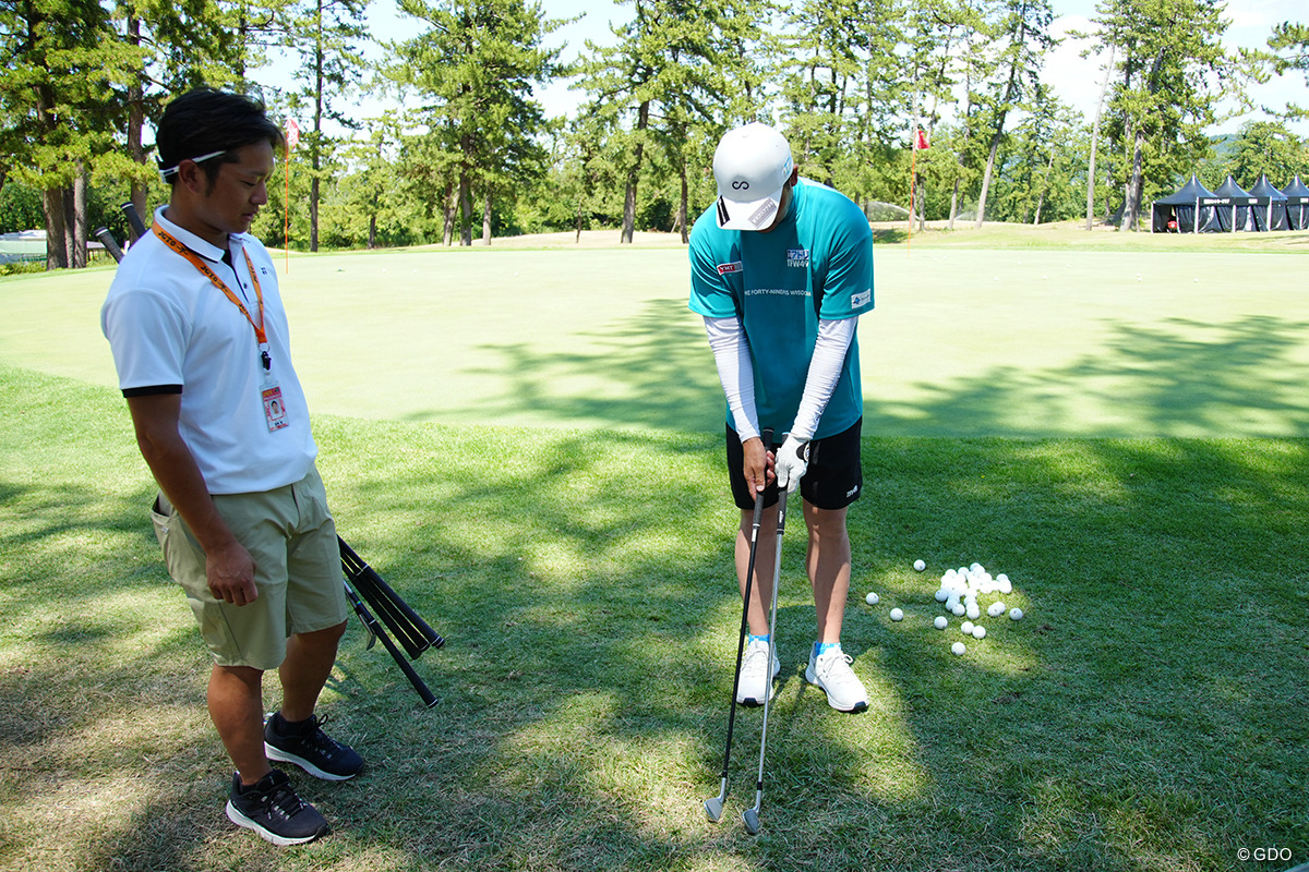 新アイアンの顔を旧アイアンと見比べ