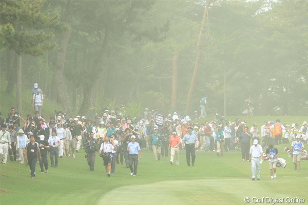 2011年 日本プロゴルフ選手権大会 日清カップヌードル杯 2日目 花粉と黄砂 お！霧かなー？ って花粉と黄砂ですから！