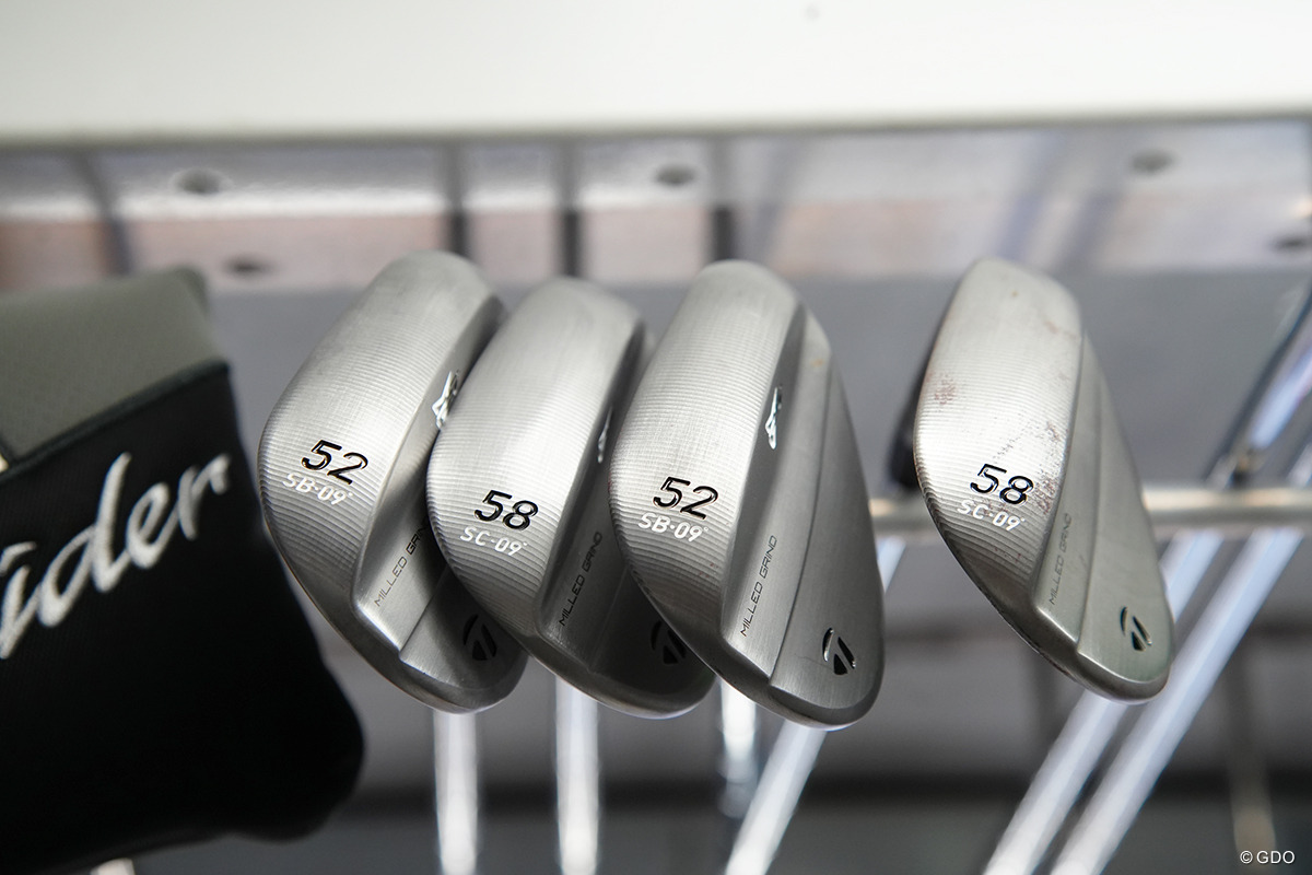 プロ用のウェッジたちがバンの中でスタンバイ