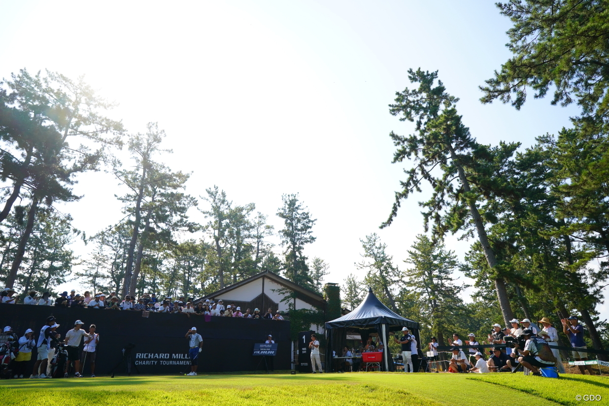 1番皆に挨拶してティショットに入ります 2025年 リシャール・ミル チャリティトーナメント 初日 宮里優作
