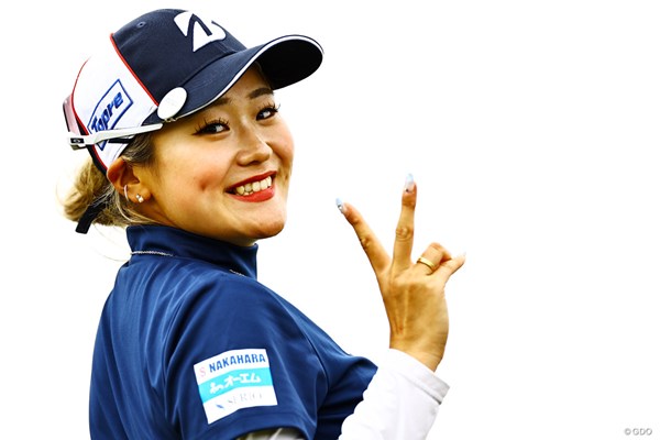 2025年 AIG女子オープン（全英女子） 初日 桑木志帆 好スタートにVサイン