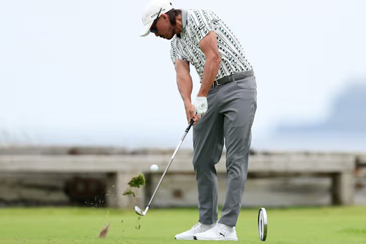 全英でカーボンシャフトを挿したアイアンを使うファウラー（Getty Images）