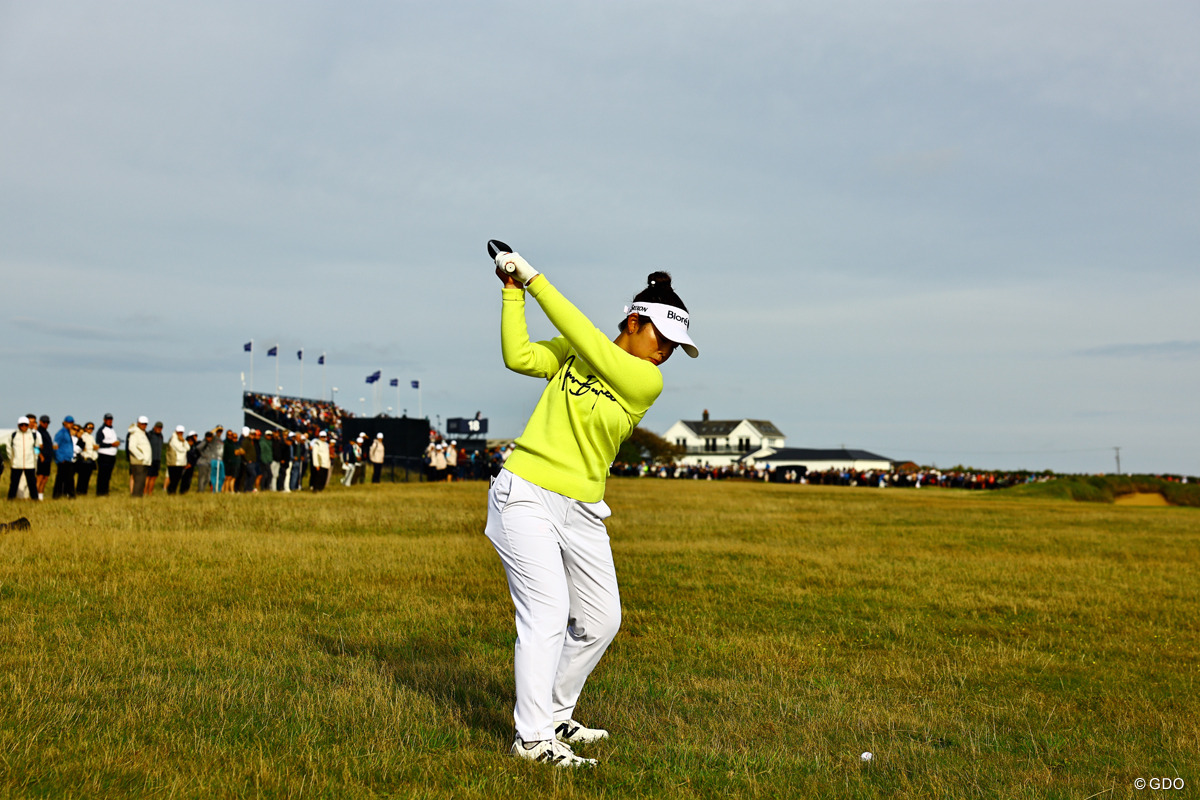 大ギャラリーが待つグリーンへ