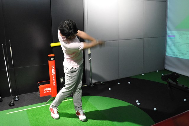 リストをほとんど使ってません 一体どうして スイングはキレイなのに飛ばないの サイエンスフィット Gdo ゴルフレッスン 練習