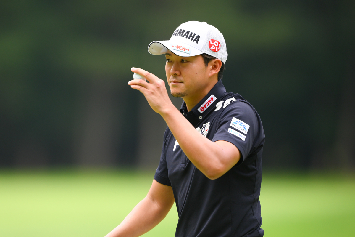 伸ばし合いの一戦で好スタートを切った今平周吾 (C)JGTOimages