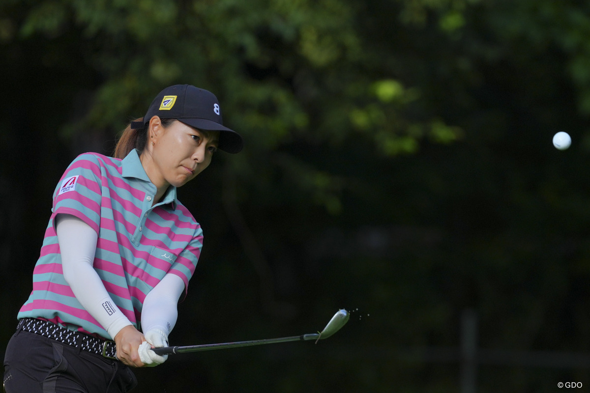 俺も左打ちチャレンジしてみようかなぁ。 2025年 NEC軽井沢72ゴルフトーナメント 2日目 服部真夕