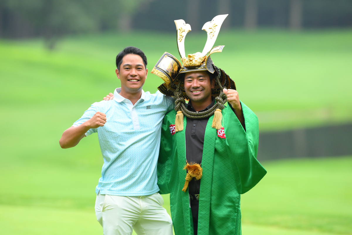 比嘉一貴が3シーズンぶり7勝目 通算30アンダーで並んだ米澤蓮を