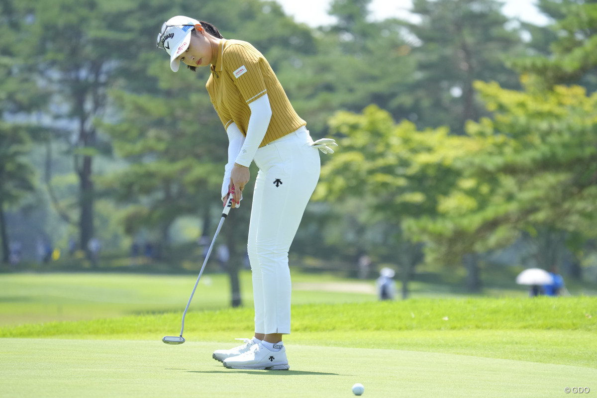 重いグリーンを攻略したマレット型パター 柏原明日架の優勝ギア