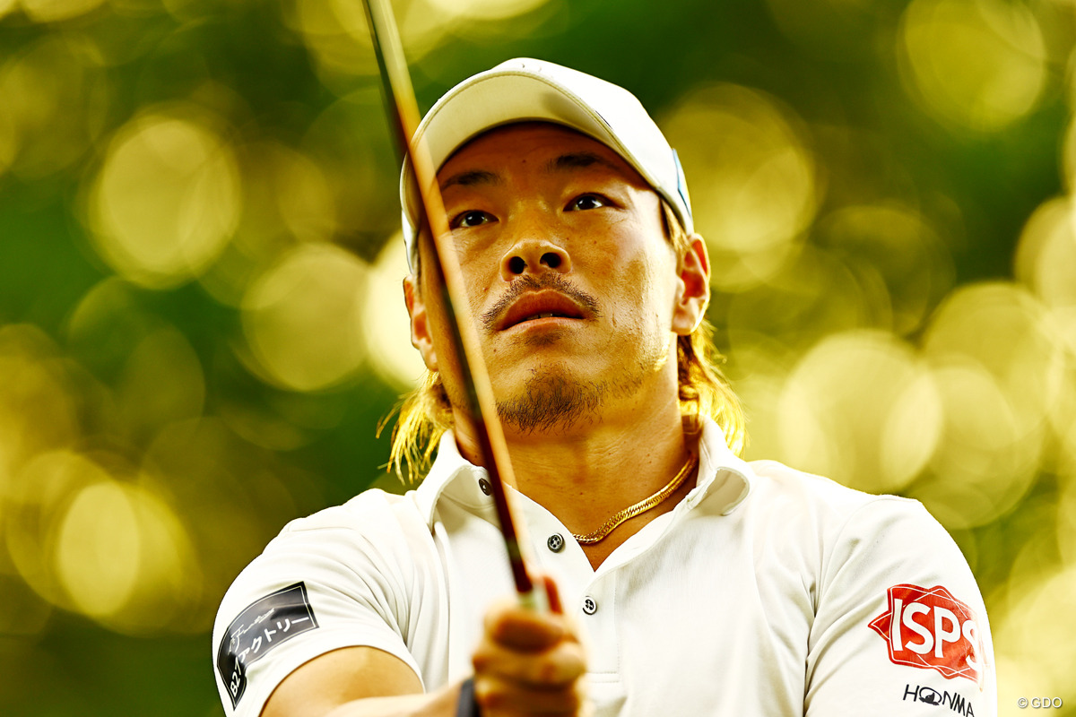 6年ぶりのツアー予選通過へ。藤本佳則が3位発進を決めた