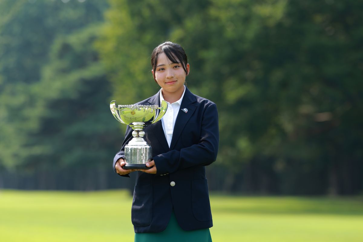 女子12歳から14歳の部で優勝した岩永梨花(提供:JGA)