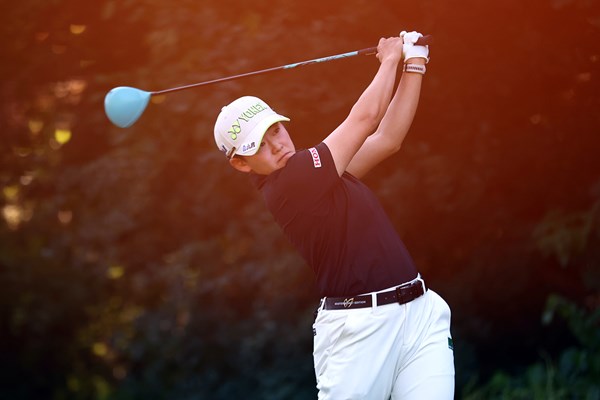 岩井明愛が2週連続Vへ首位キープ（Vaughn Ridley／Getty Images)