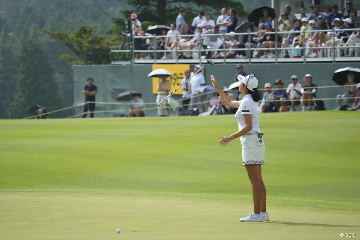 最後のバーディパットは無情にもカップを蹴り…。木戸愛は13年ぶりの復活優勝を逃した