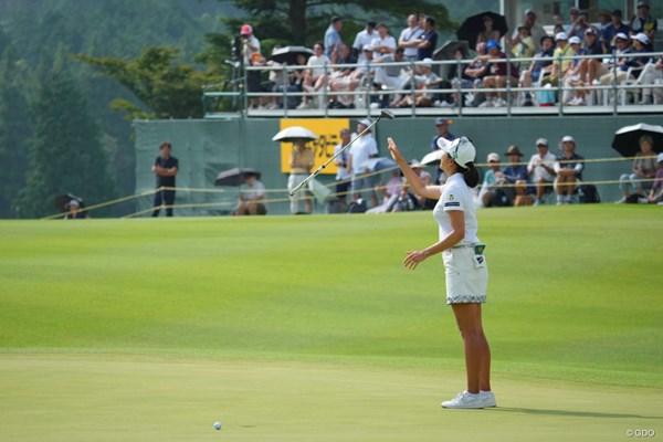 最後のバーディパットは無情にもカップを蹴り…。木戸愛は13年ぶりの復活優勝を逃した