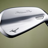 ついに本命キター!「ちょっと飛んでちょっとやさしい」 9番以下は“半中空”でスピン増 ミズノ「M-15」アイアン
