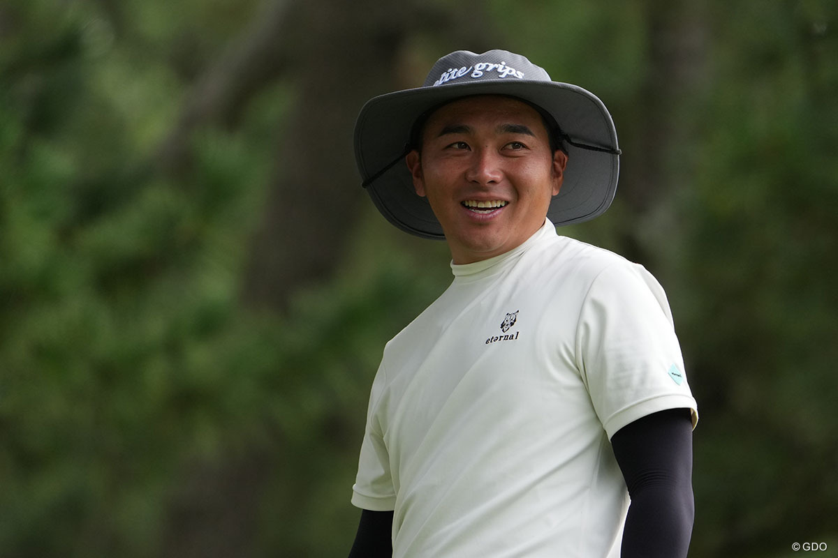 笑顔でラウンドも爽やか 2025年 Sansan KBCオーガスタゴルフトーナメント 初日 池村寛世