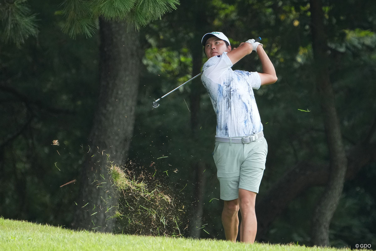 ラフからナイスショット 2025年 Sansan KBCオーガスタゴルフトーナメント 初日 大堀裕次郎