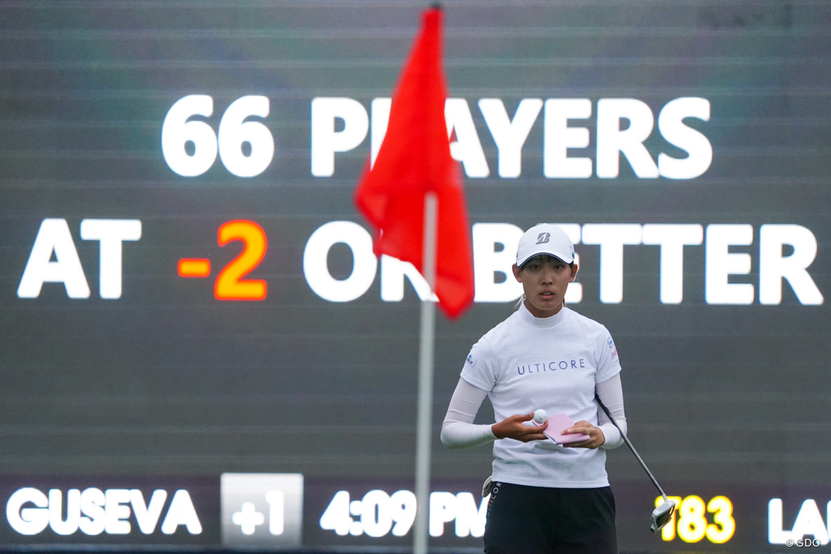 18番ホールを終えたとき、時計の針は午後7時前