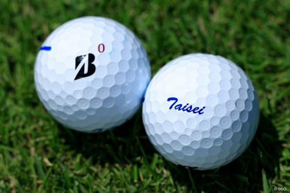 ボールは「ツアーBX」