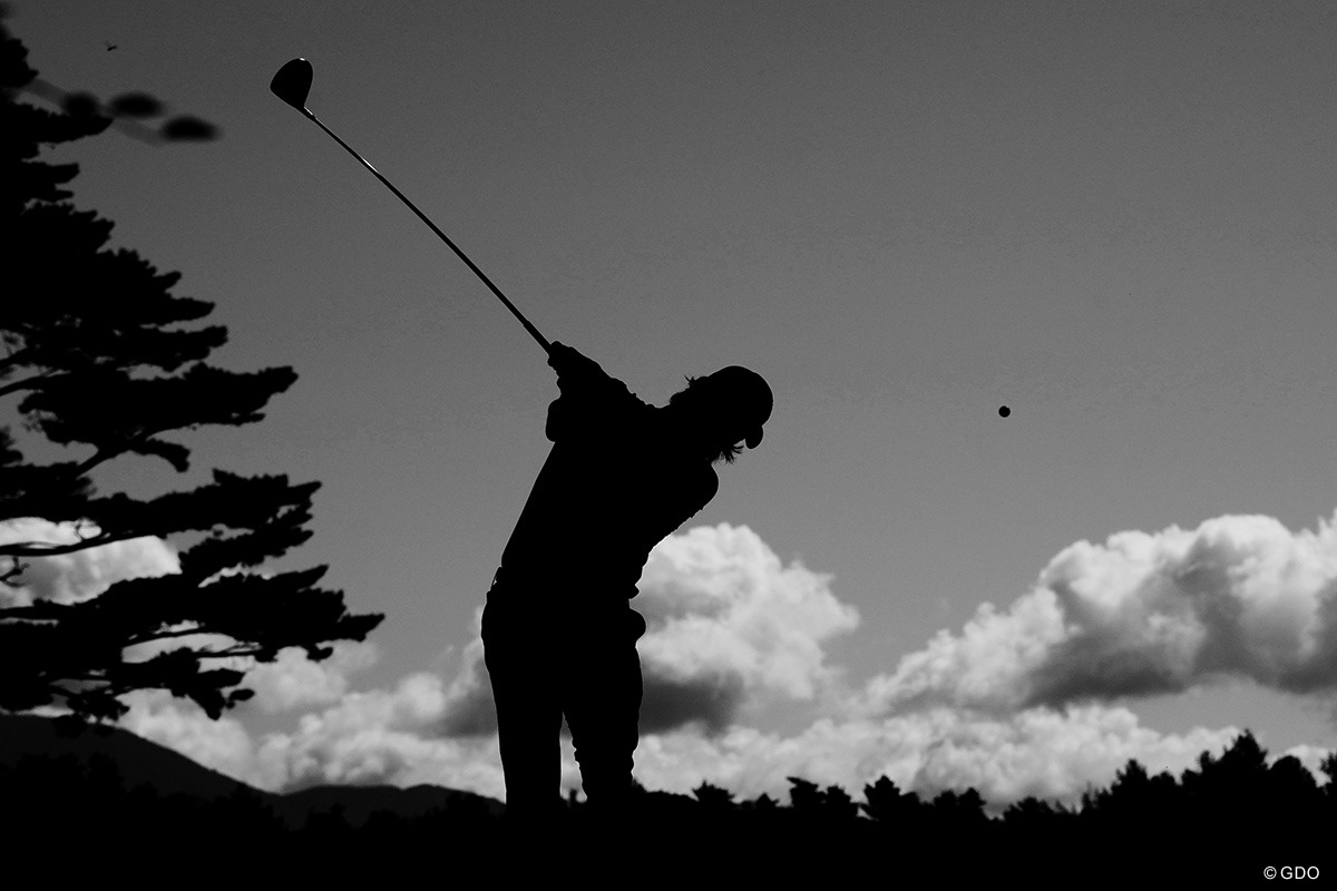 雲は湧き光溢れて