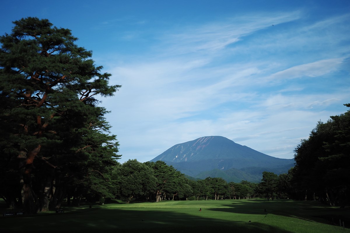 日光カンツリー倶楽部と男体山