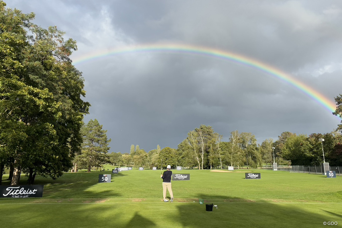 練習中に大きな虹が