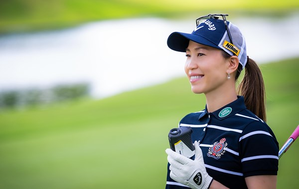 2025年 ニコン特集 2021年「パナソニックオープンレディース」で通算16勝目を挙げた舞台、浜野ゴルフクラブを訪れた上田桃子