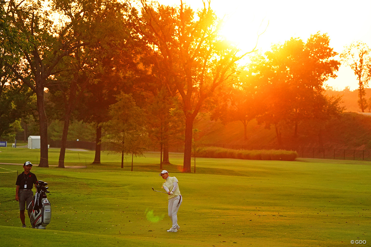 正午過ぎに出たプロアマは日没を過ぎてから終了