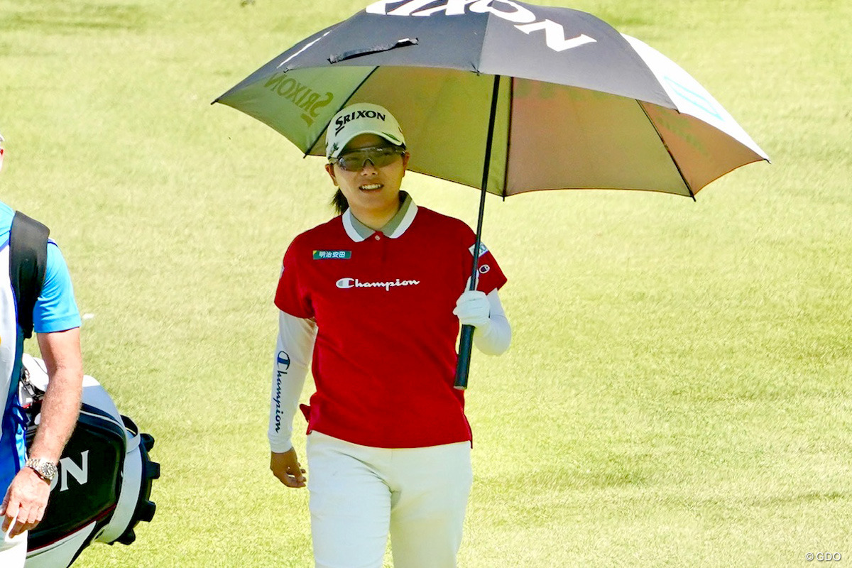 「63」で首位タイ発進を決めた勝みなみ