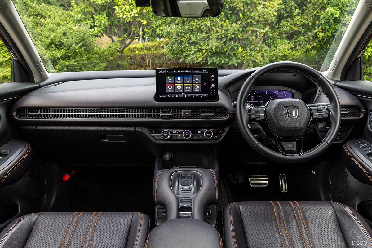 クルマはゴルフギアである ZR-Vの運転席周り