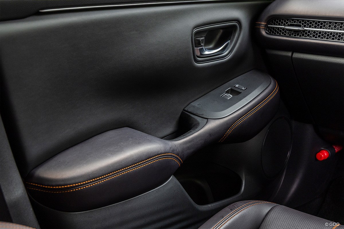 クルマはゴルフギアである ドアの内張など目に付くところにはやわらかい素材を使用