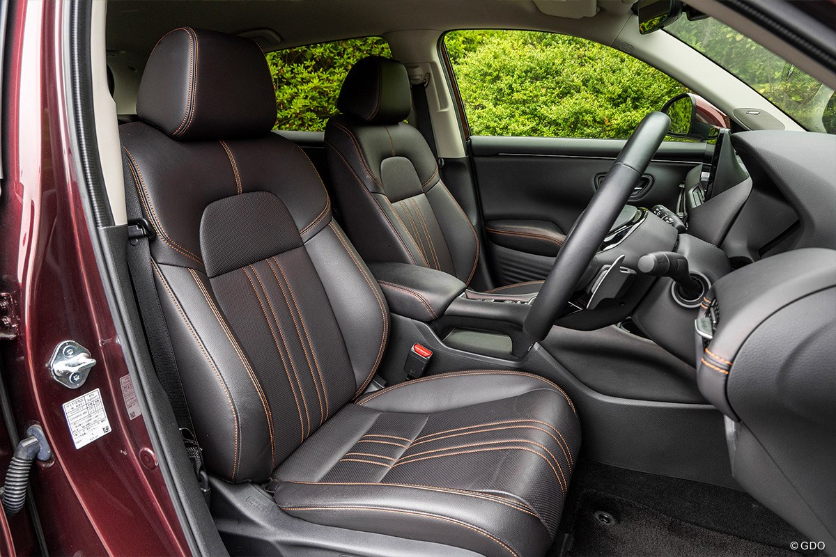 クルマはゴルフギアである シートの厚みが特徴的